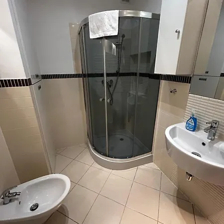 Silent Main Market Square With Ac *