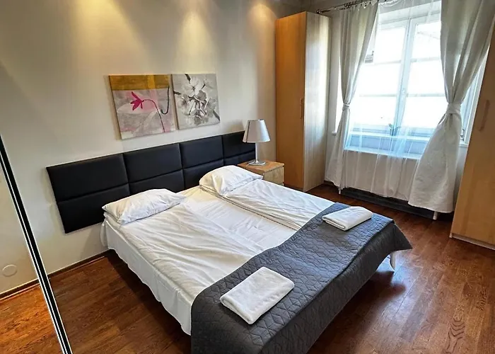 Silent Main Market Square With Ac Apartamento *