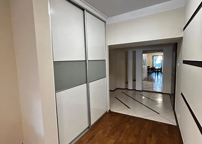 Silent Main Market Square With Ac Cracovie