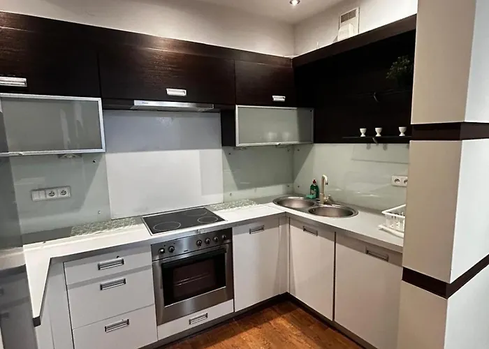 Silent Main Market Square With Ac Apartamento